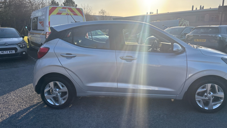 Hyundai i10 1.0 MPi SE Connect 5dr Petrol Hatchback